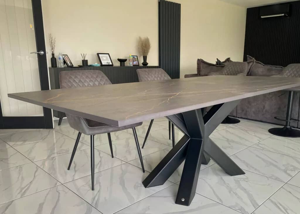 Стол Солярис со столешницей из мрамора Daino Reale